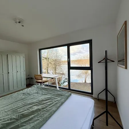 Villa Modern House With Garden & Private Jetty